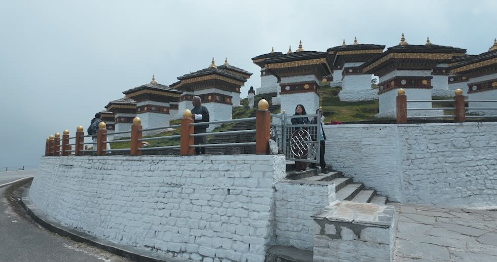 Explore Bhutan by Car: Essential Tips for&nbsp;Travelers